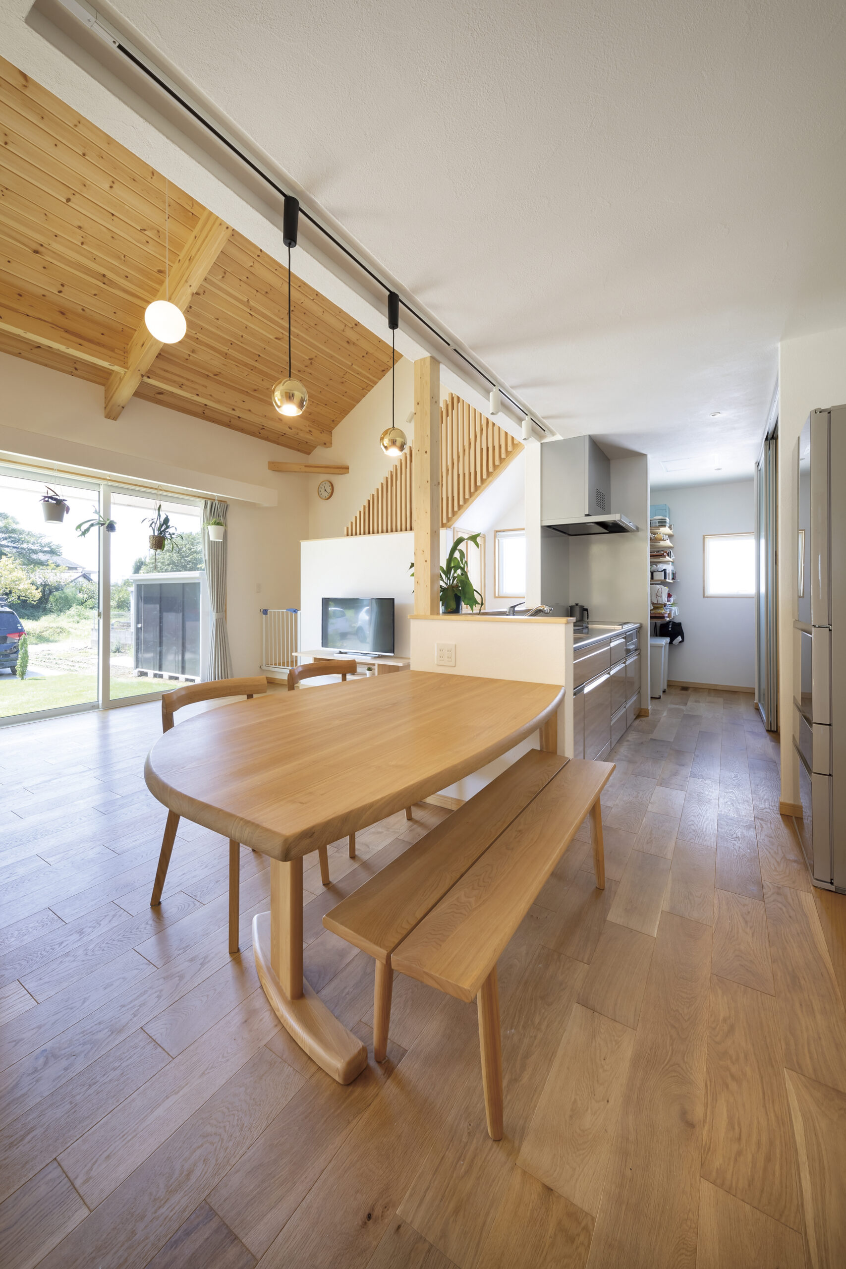 ダイニングにはお気に入りのペンダント照明を