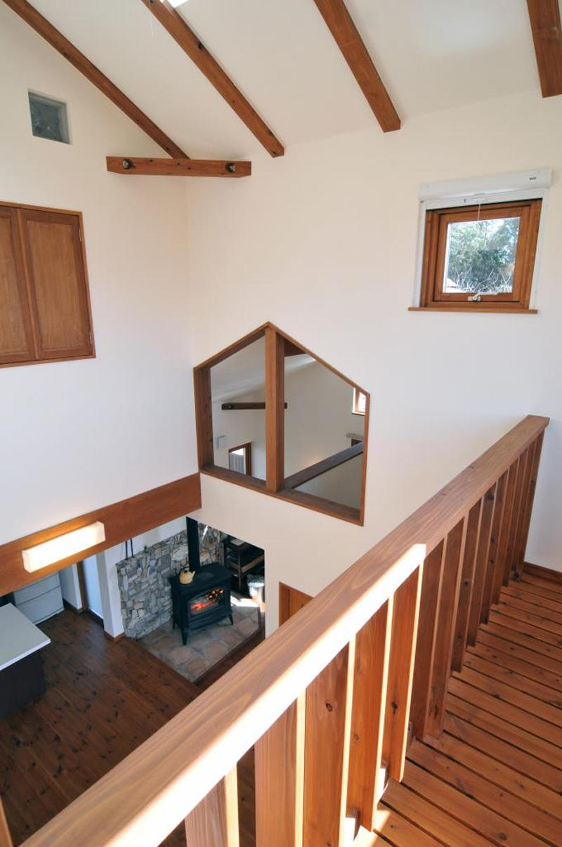 2階で洗濯ものを干しながら、リビングで遊ぶ子供にも目が届くから安心