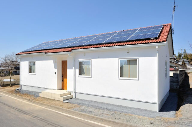 化学物質アレルギーな奥様が選んだ漆喰23坪の平屋住宅