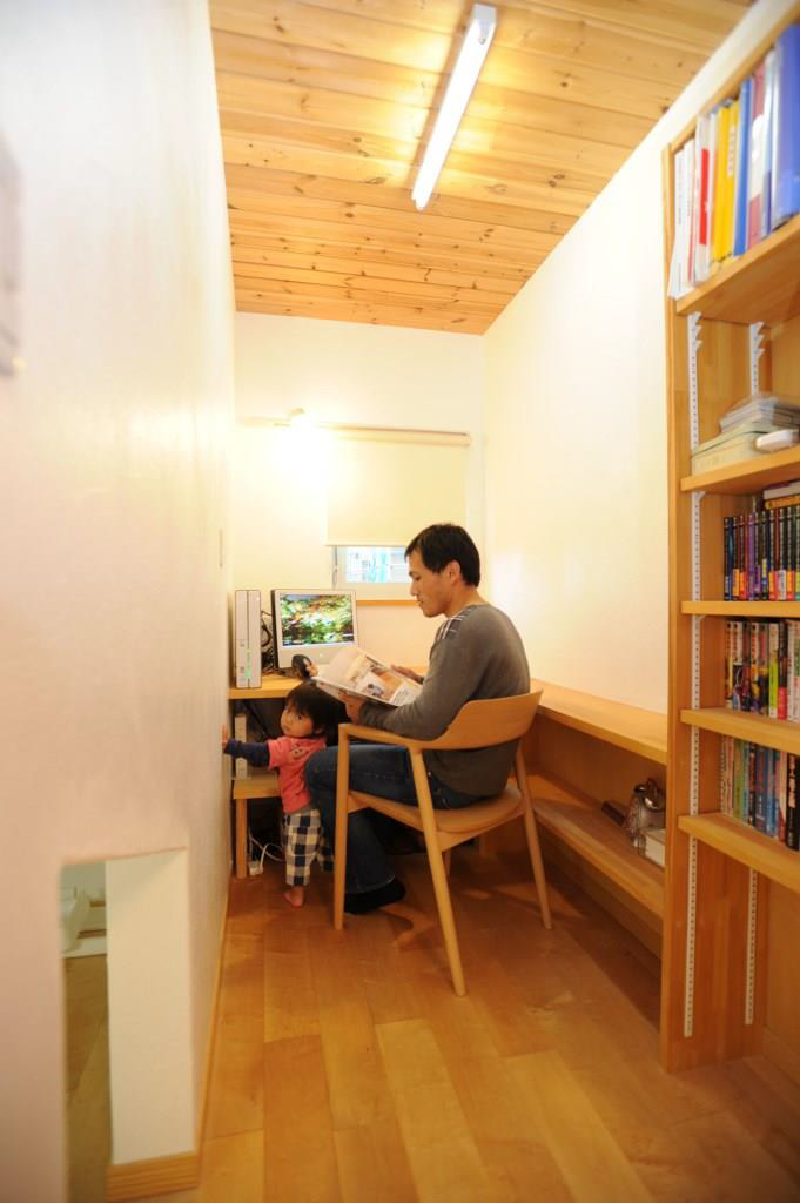 書斎も落ち着く空間