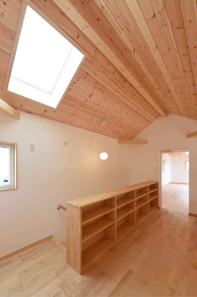 トップライトを設け天井からも採光