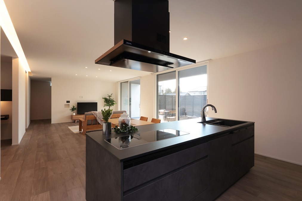 お洒落なアイランドキッチンはパナソニックLクラスキッチン