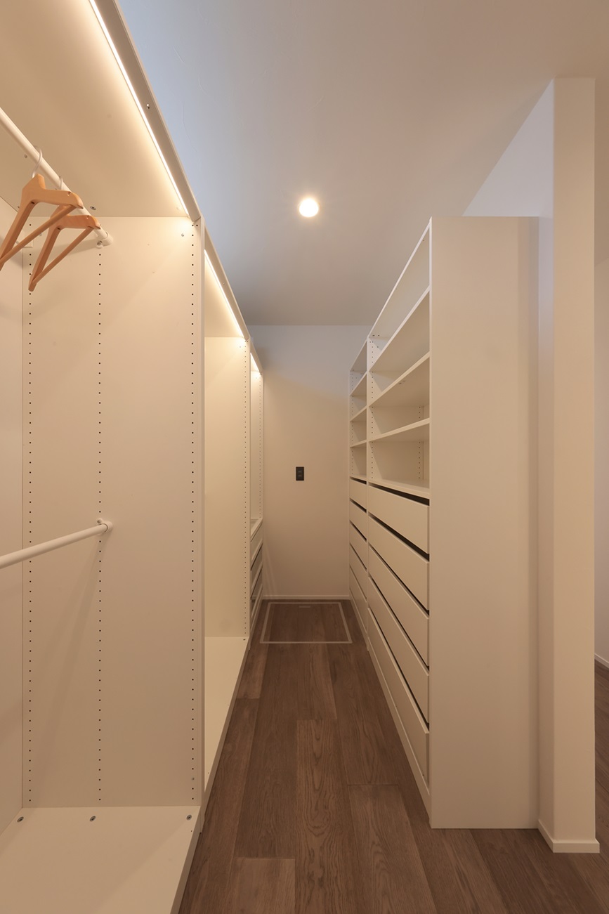 大容量収納でたくさんのお洋服もすっきり収納