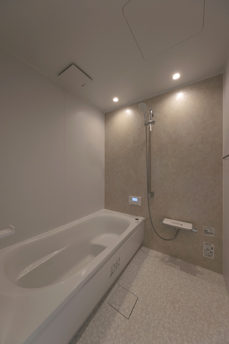 鏡をなくし掃除の手間を極力省く