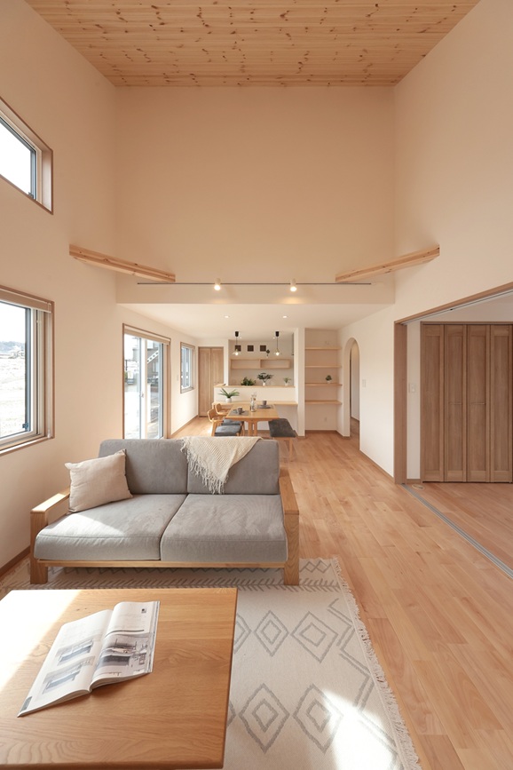 キッチン越しにリビング全体が見渡せ、料理中も家族との会話が弾む