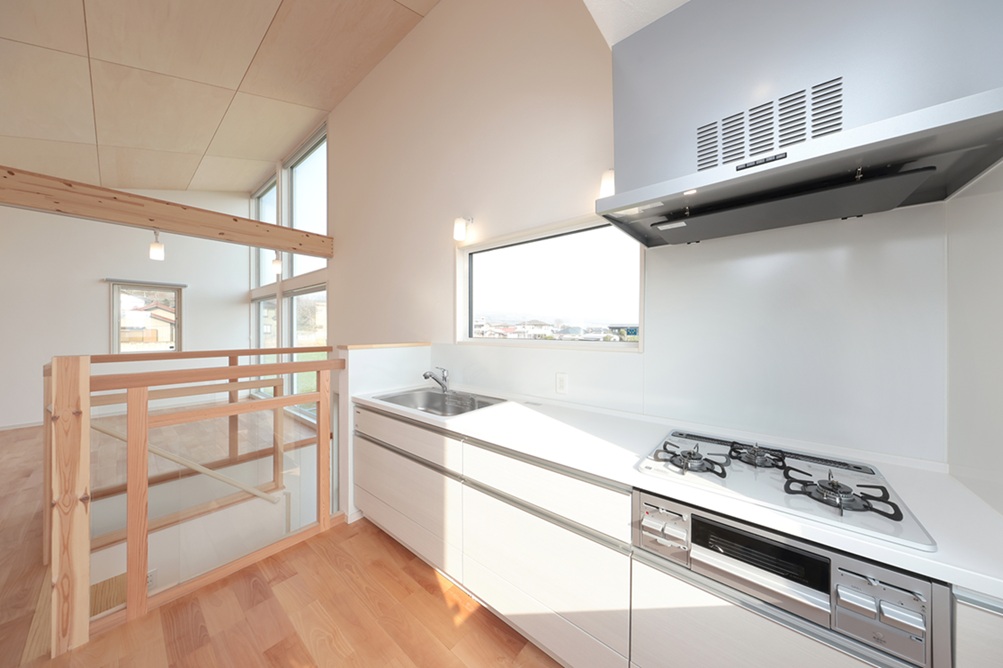景色を楽しみながら料理ができるキッチン