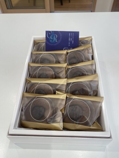 お客様より焼きモンブランをいただきました。