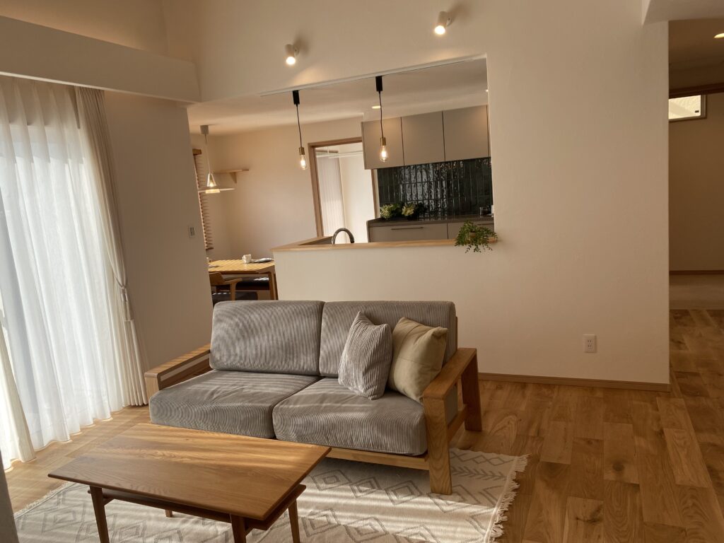 完成見学会の家具を搬入しました。