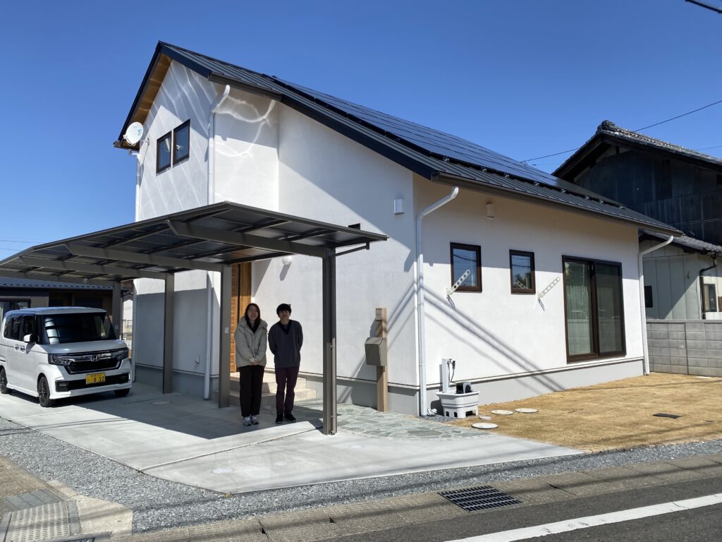 打合せ中のお客様とOB様宅訪問へ